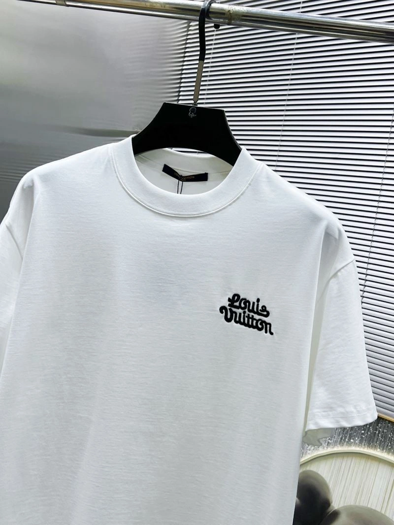 Louis Vuitton T-Shirts Sleek 134769