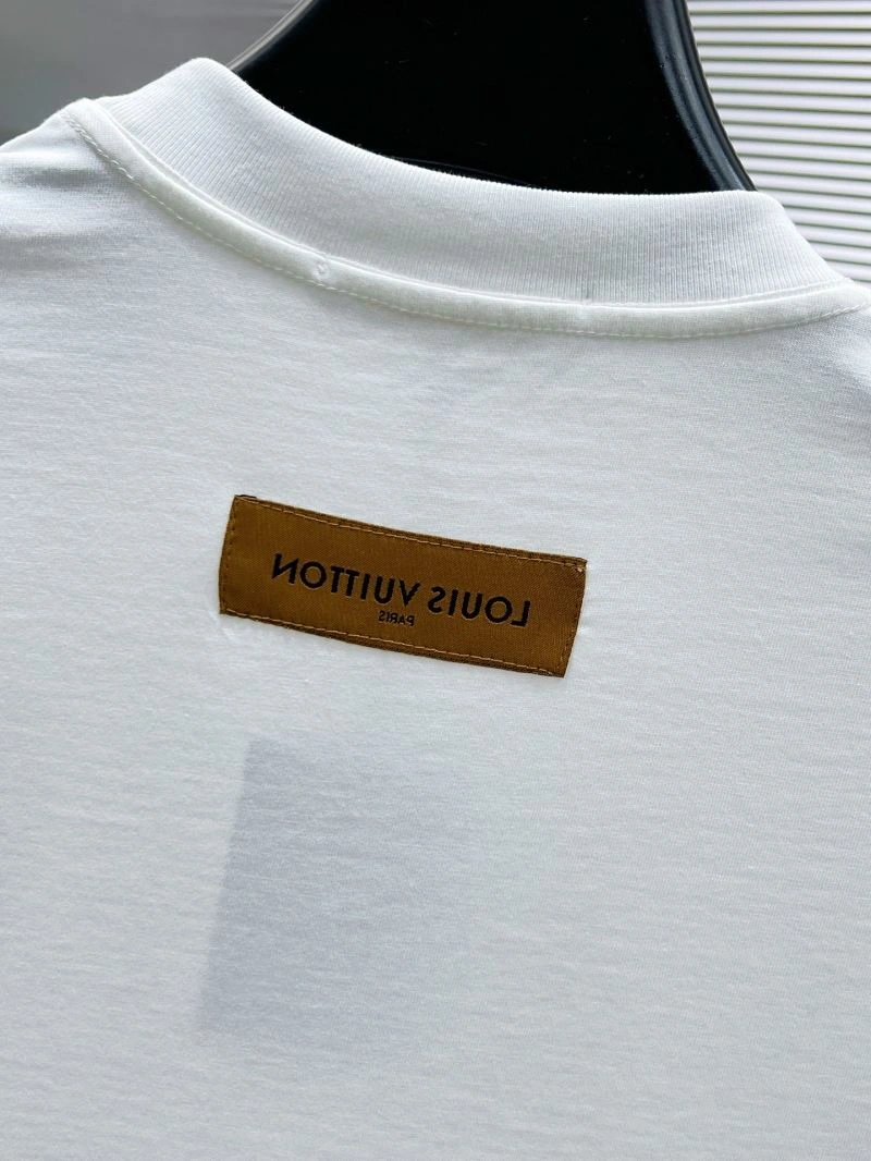 Louis Vuitton T-Shirts Sleek 134769