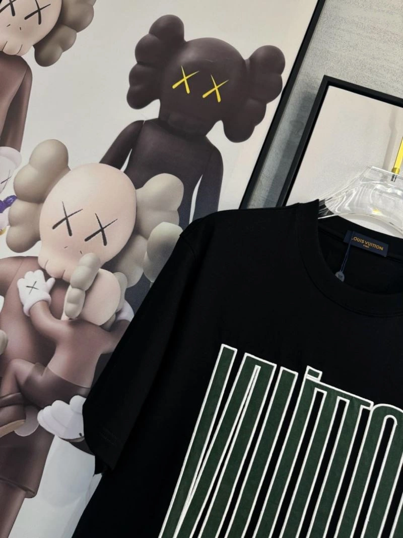 Classic Louis Vuitton T-Shirts 134761