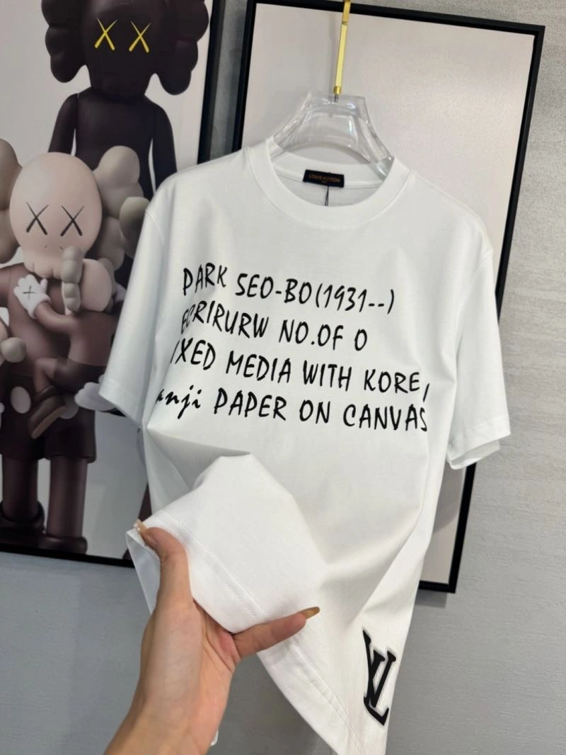 TravelReady Louis Vuitton T-Shirts 134782