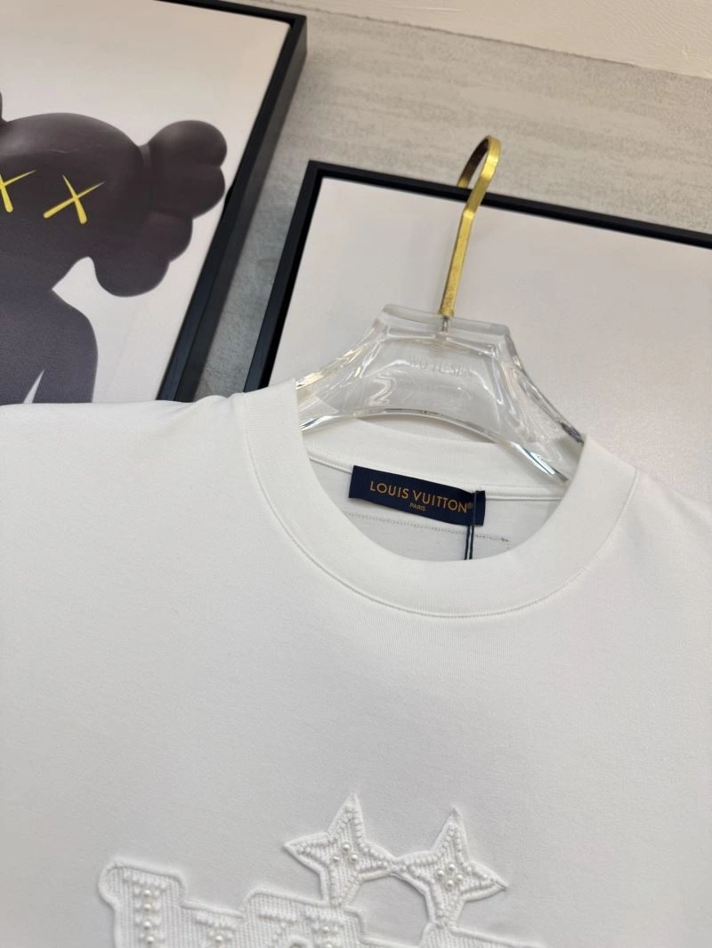 Stylish Louis Vuitton T-Shirts 134778