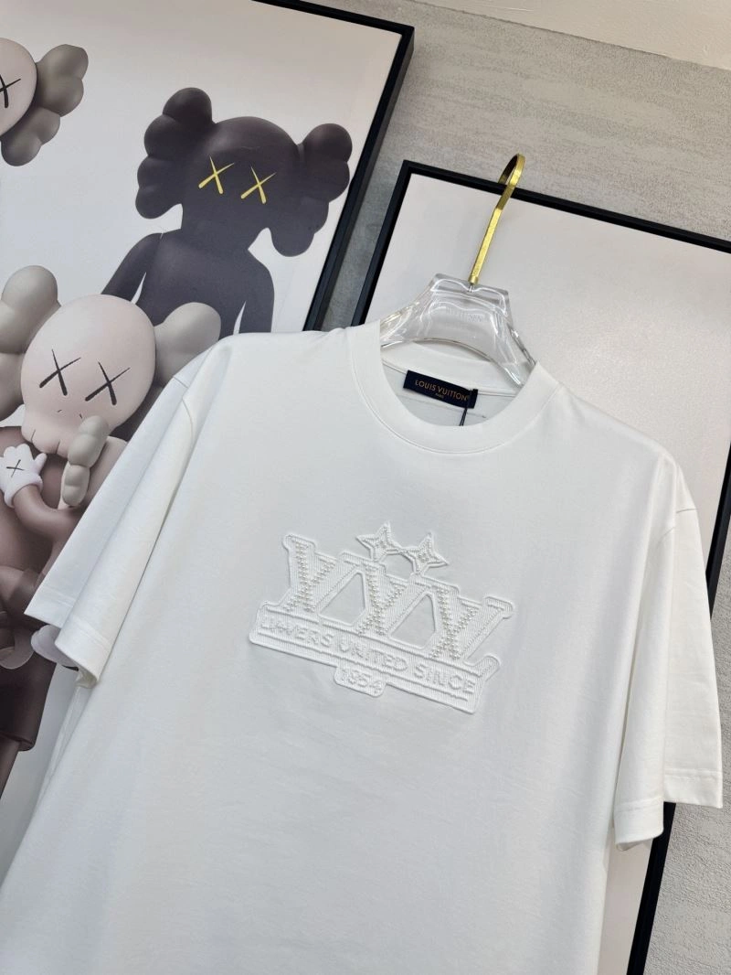 Stylish Louis Vuitton T-Shirts 134778