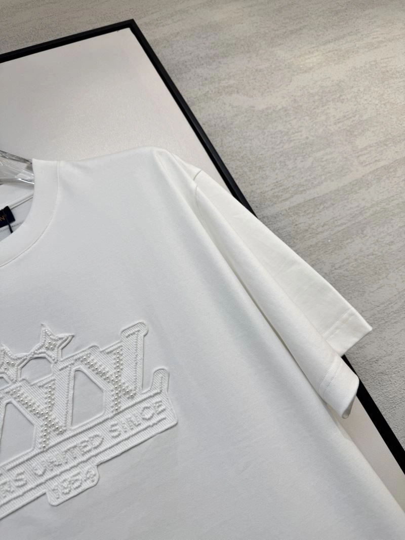 Stylish Louis Vuitton T-Shirts 134778