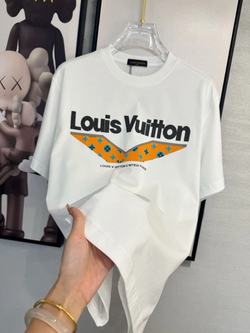 Louis Vuitton T-Shirts Comfortable 134777