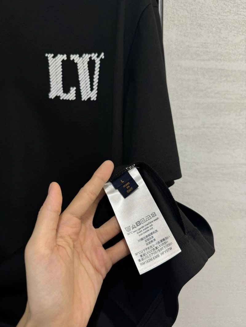 Louis Vuitton T-Shirts WrinkleFree 134776