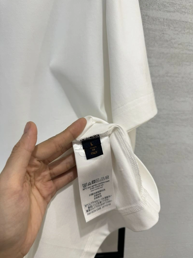 Louis Vuitton T-Shirts Fashionable 134751