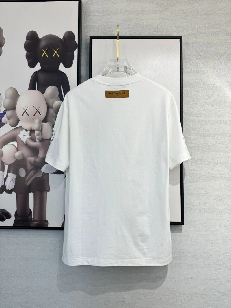 Unisex Louis Vuitton T-Shirts 134754