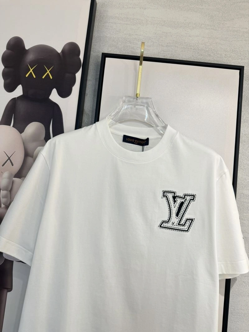 Unisex Louis Vuitton T-Shirts 134754