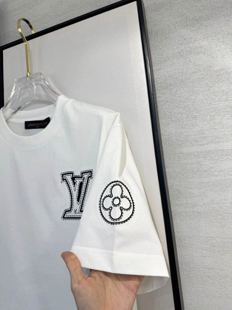 Unisex Louis Vuitton T-Shirts 134754