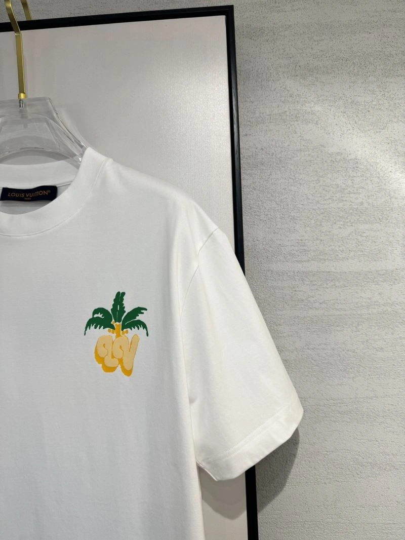 Unisex Louis Vuitton T-Shirts 134753