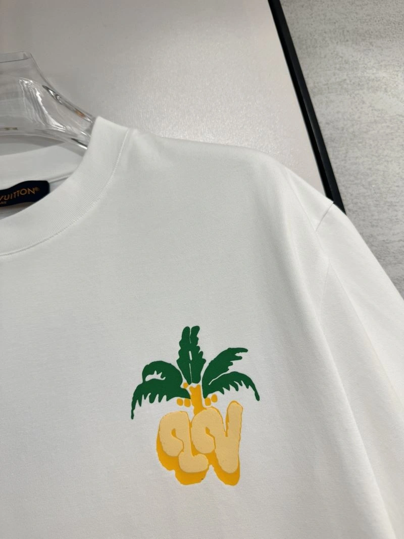 Unisex Louis Vuitton T-Shirts 134753