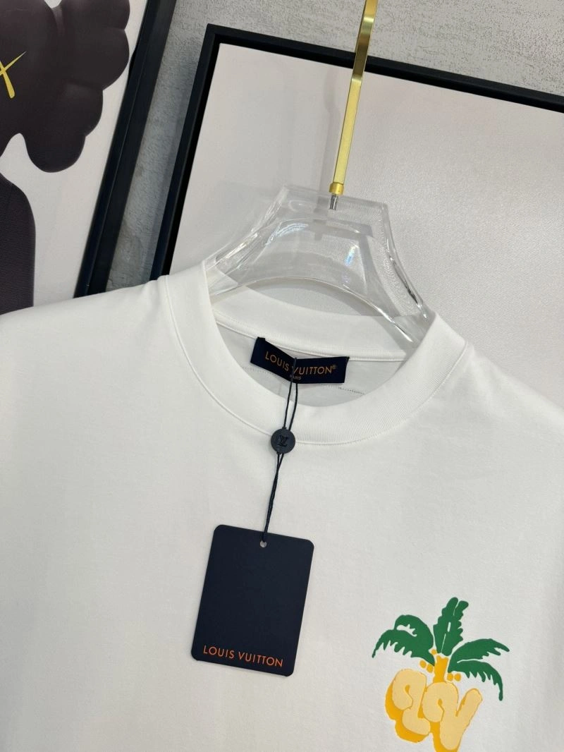Unisex Louis Vuitton T-Shirts 134753