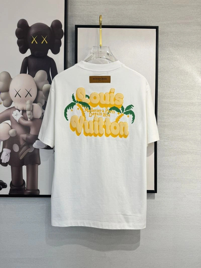 Unisex Louis Vuitton T-Shirts 134753