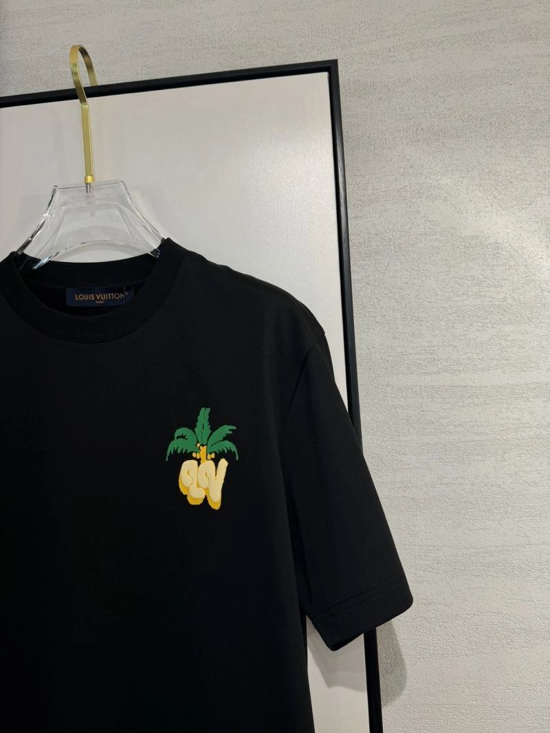 Elegant Louis Vuitton T-Shirts 134746