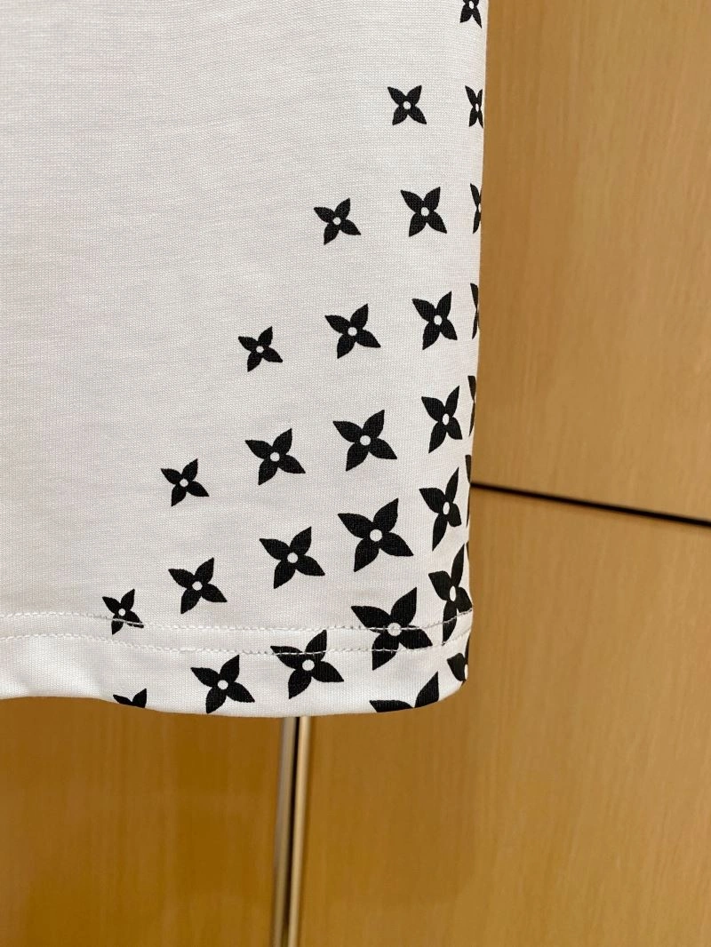 Louis Vuitton T-Shirts Trendsetting 134745