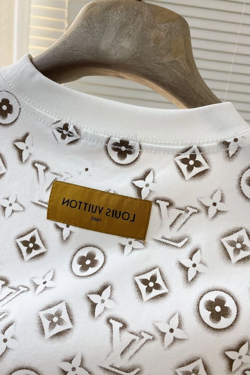 Louis Vuitton T-Shirts Efficient 134717
