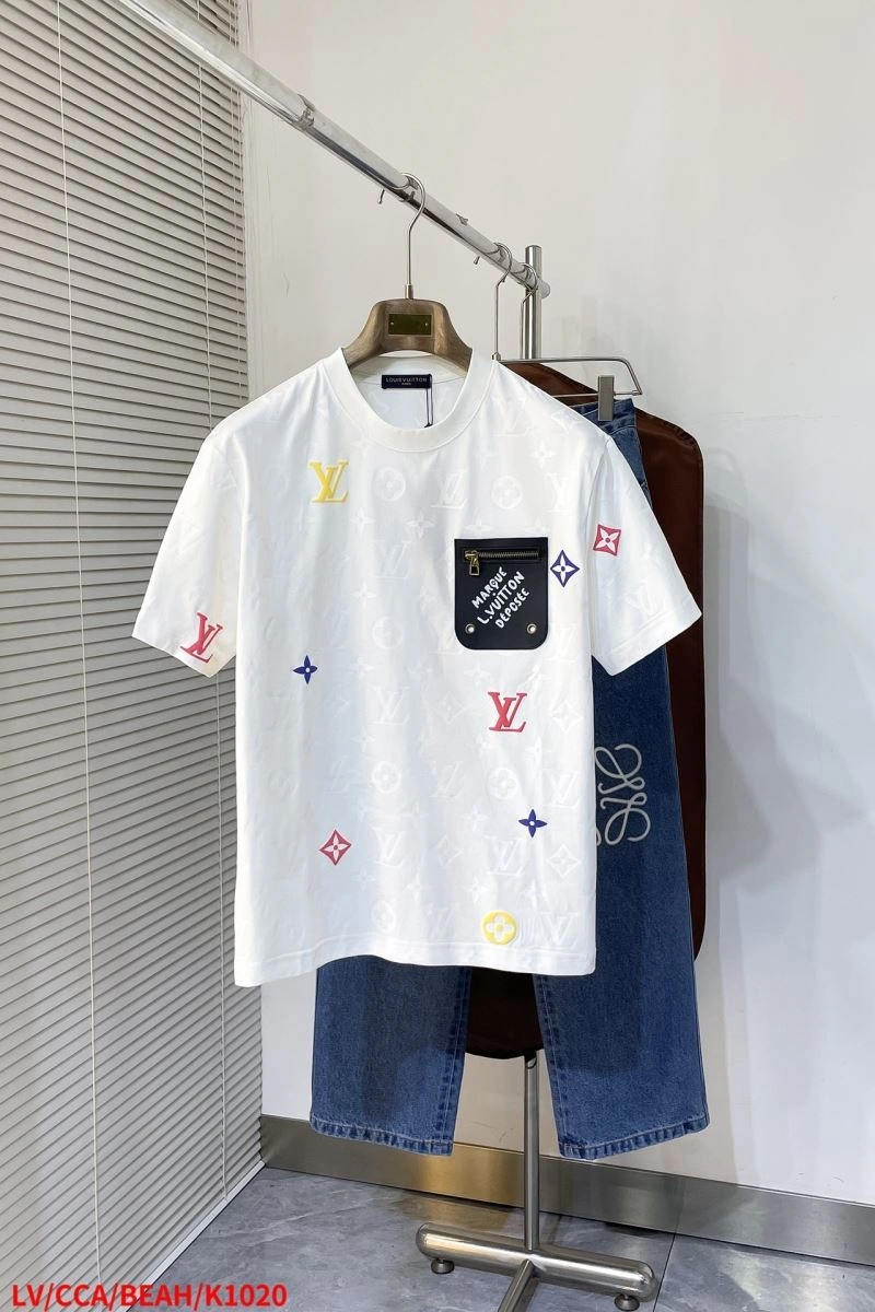 Snug Louis Vuitton T-Shirts 134743