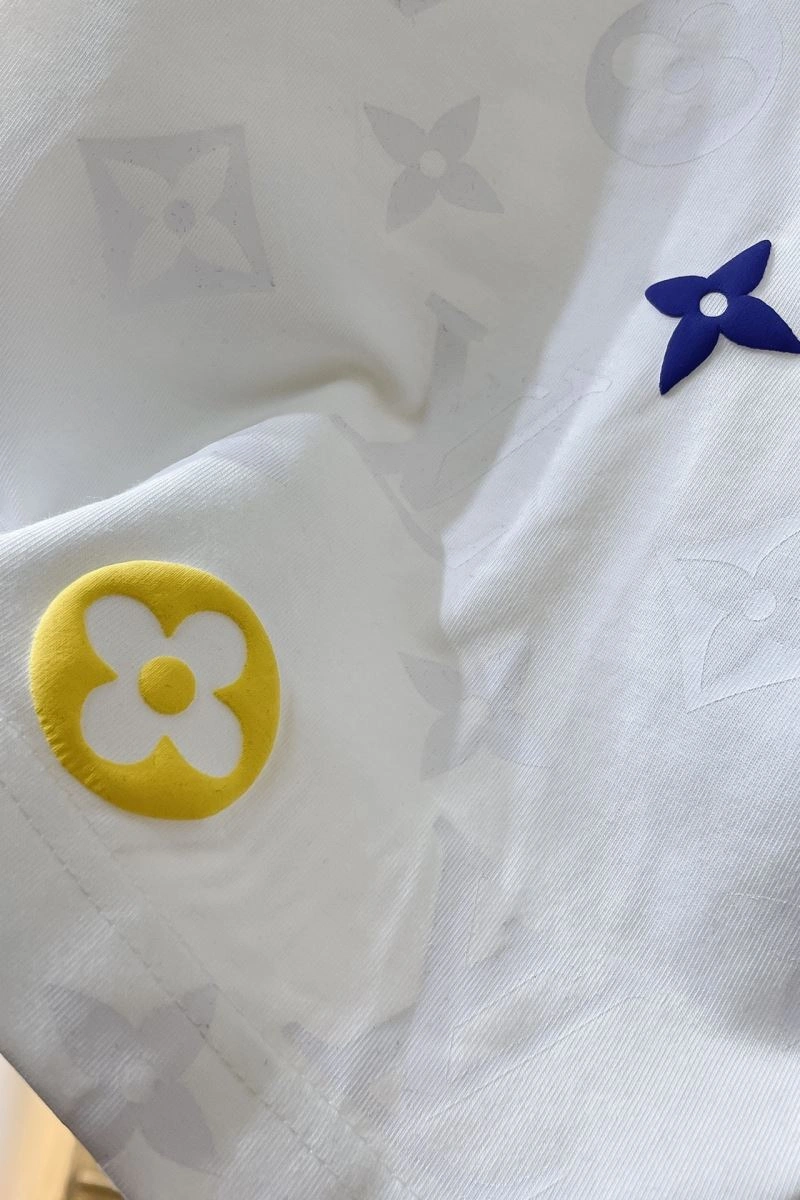 Snug Louis Vuitton T-Shirts 134743