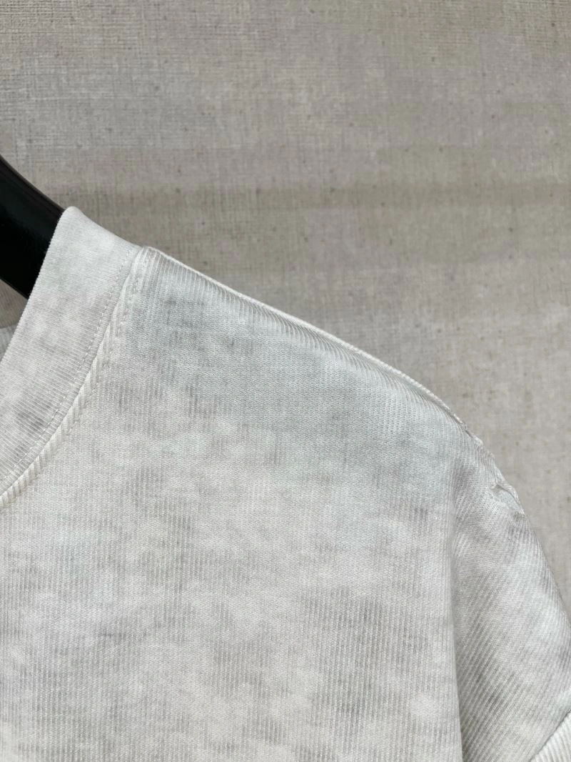 Neat Louis Vuitton T-Shirts 134736