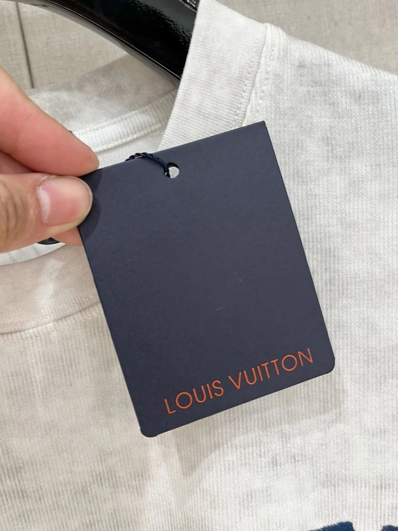 Neat Louis Vuitton T-Shirts 134736