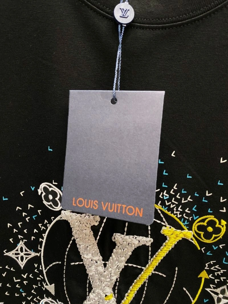 Attractive Louis Vuitton T-Shirts 134719
