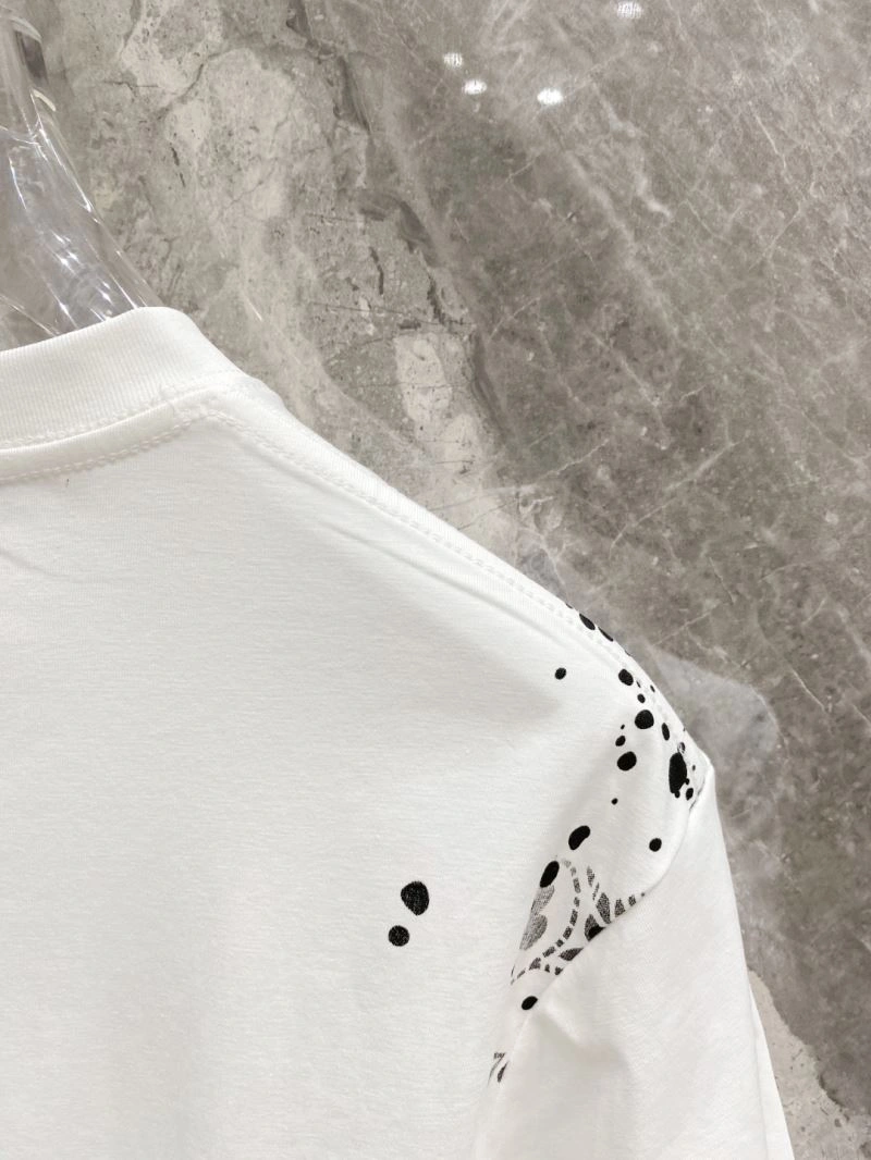Compact Louis Vuitton T-Shirts 134744