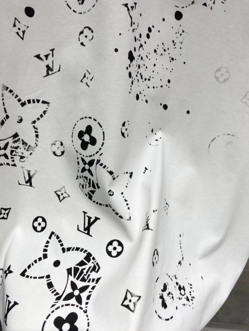 Compact Louis Vuitton T-Shirts 134744