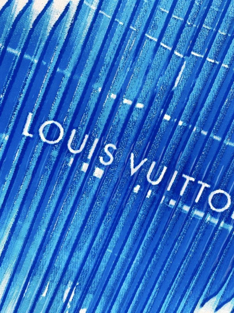 Louis Vuitton T-Shirts Lightweight 134714