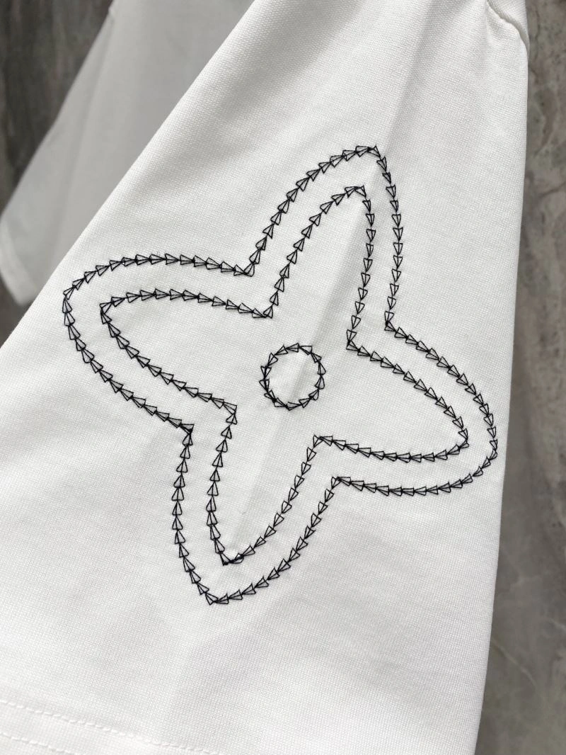 Classic Louis Vuitton T-Shirts 134712