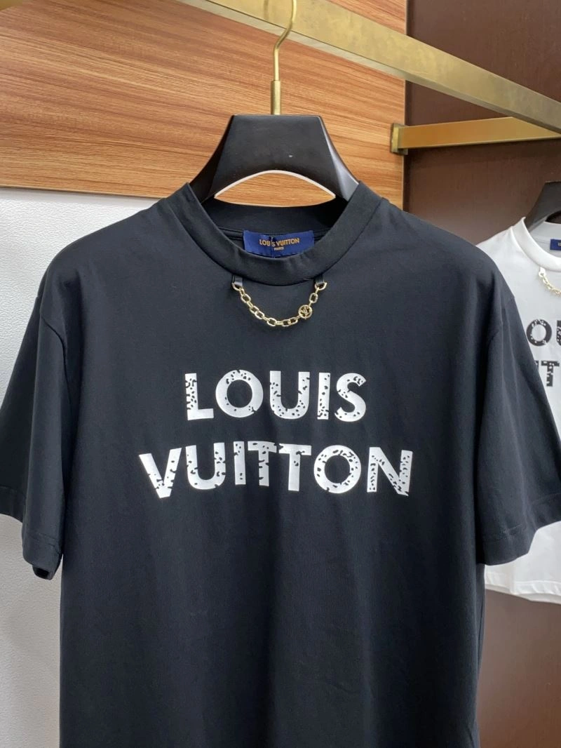 Snug Louis Vuitton T-Shirts 134705