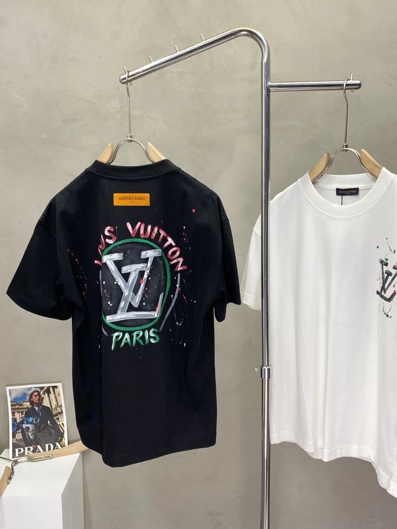 Vibrant Louis Vuitton T-Shirts 134691