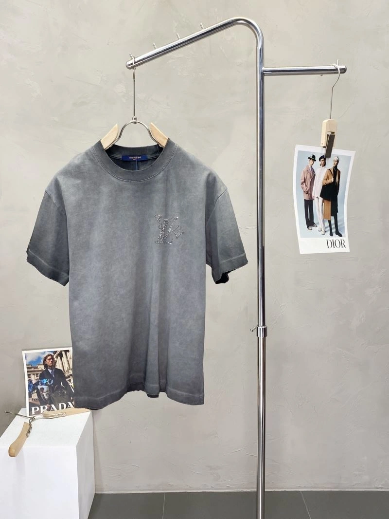Louis Vuitton T-Shirts Snug 134690
