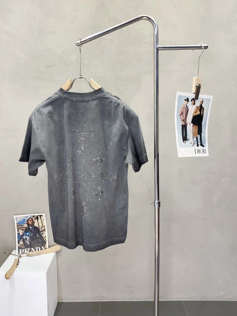 Louis Vuitton T-Shirts Snug 134690
