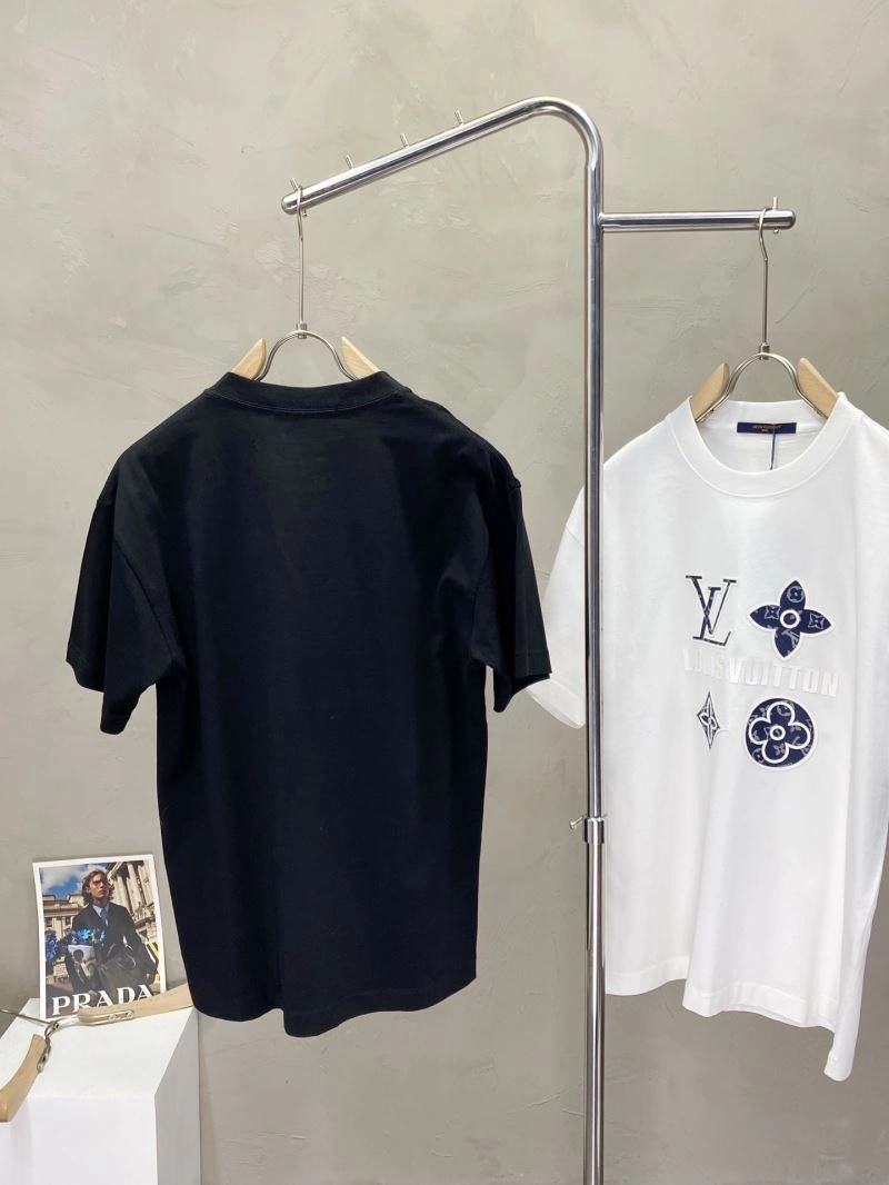 Minimalist Louis Vuitton T-Shirts 134699