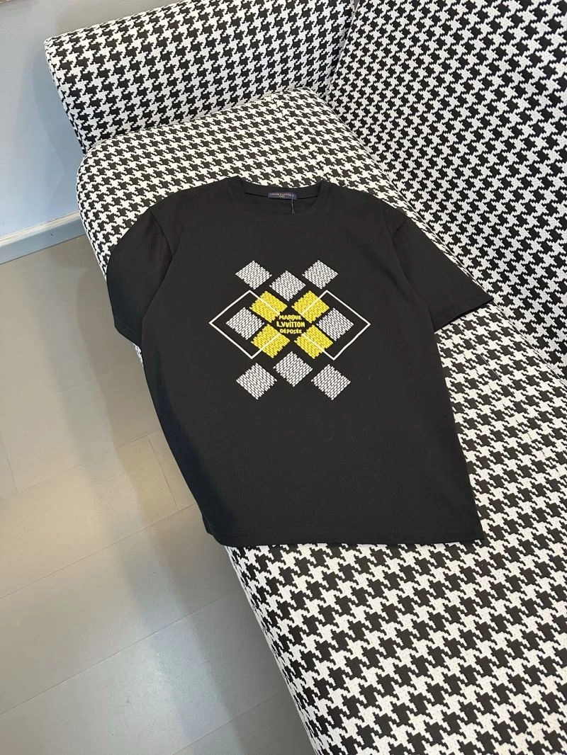FashionForward Louis Vuitton T-Shirts 134701