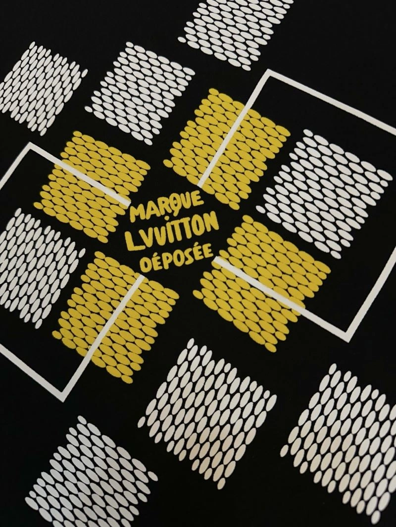 FashionForward Louis Vuitton T-Shirts 134701
