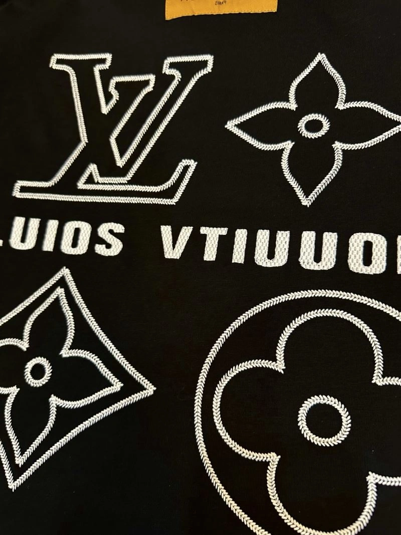 Louis Vuitton T-Shirts Bold 134696