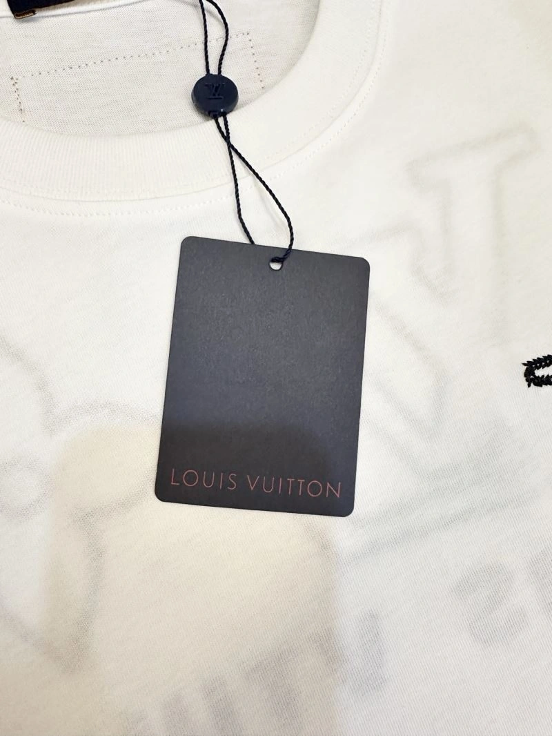 Louis Vuitton T-Shirts Bold 134696