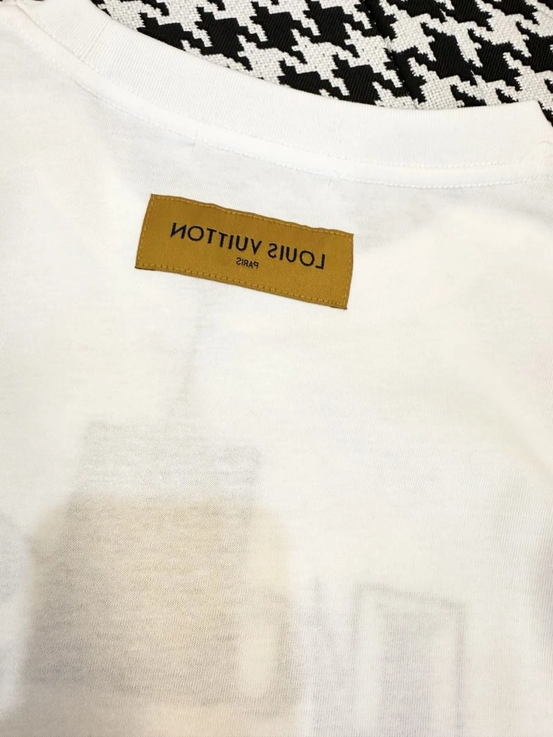Louis Vuitton T-Shirts Fashionable 134697