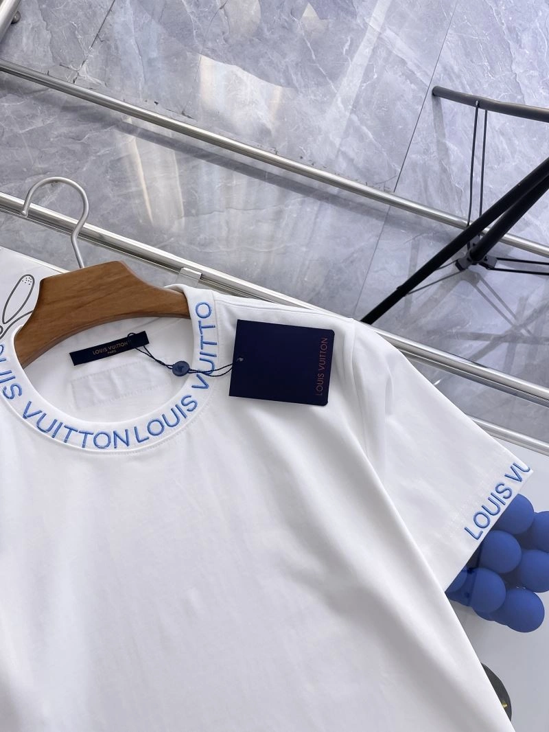 Seasonal Louis Vuitton T-Shirts 134672
