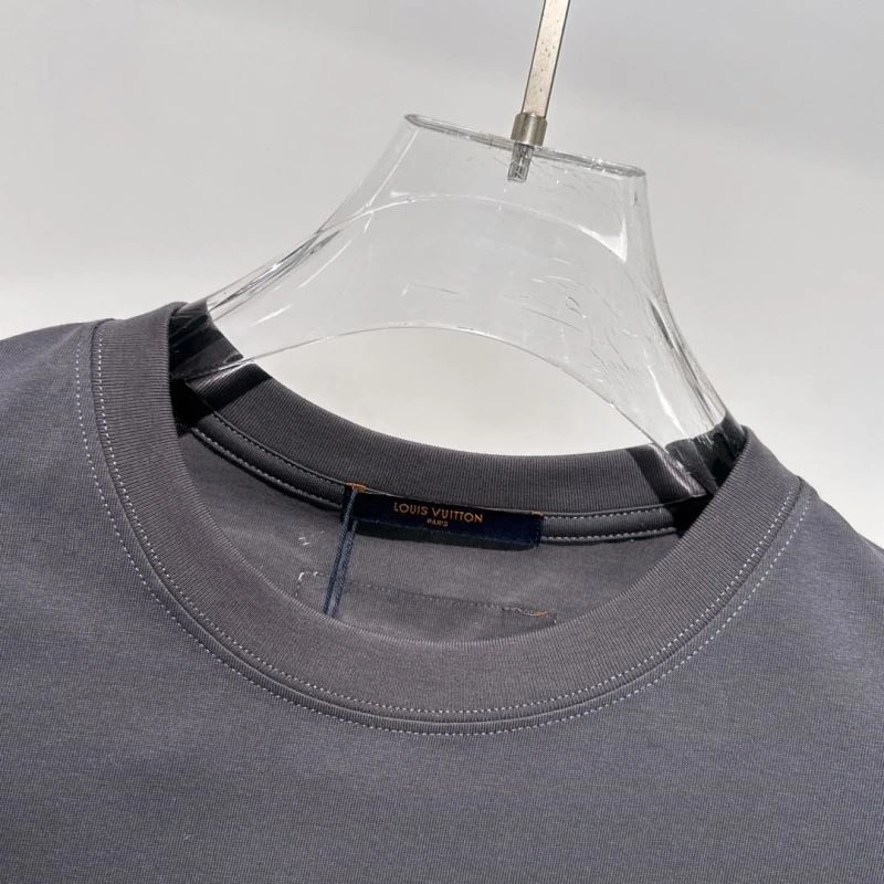 Unisex Louis Vuitton T-Shirts 134655
