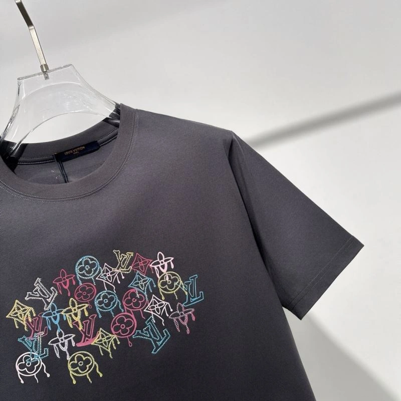 Unisex Louis Vuitton T-Shirts 134655