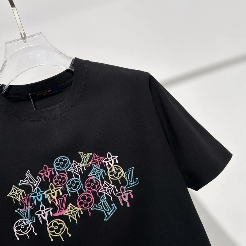 Louis Vuitton T-Shirts Sporty 134649