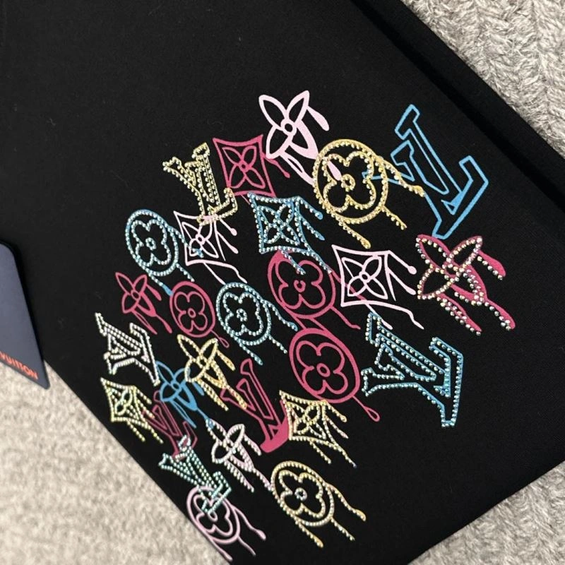 Louis Vuitton T-Shirts Sporty 134649