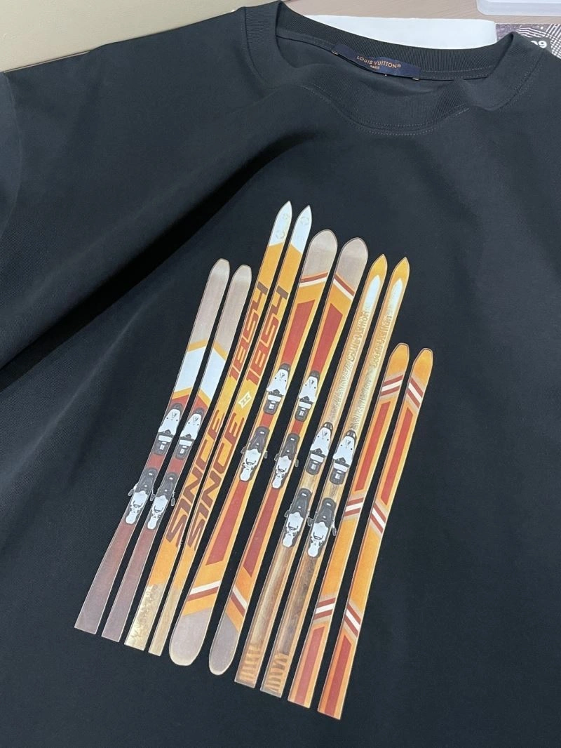 DailyWear Louis Vuitton T-Shirts 134657