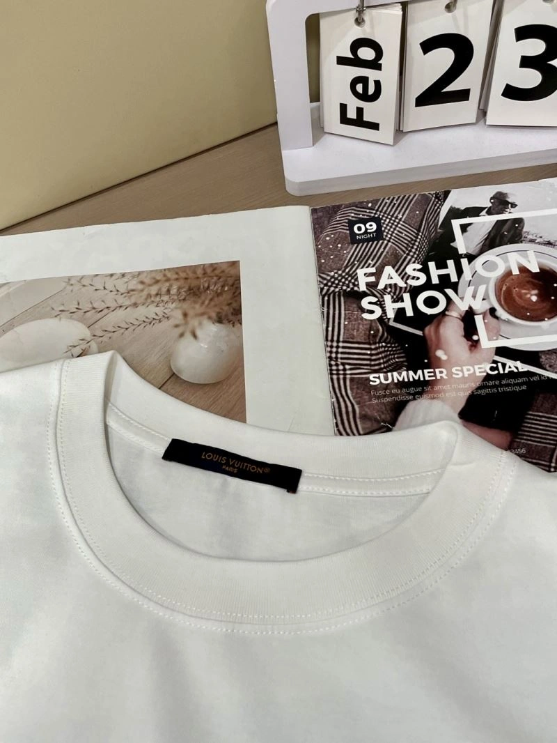 Louis Vuitton T-Shirts Trendsetting 134644
