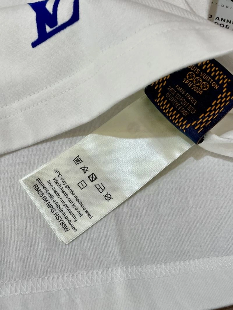 Classic Louis Vuitton T-Shirts 134642