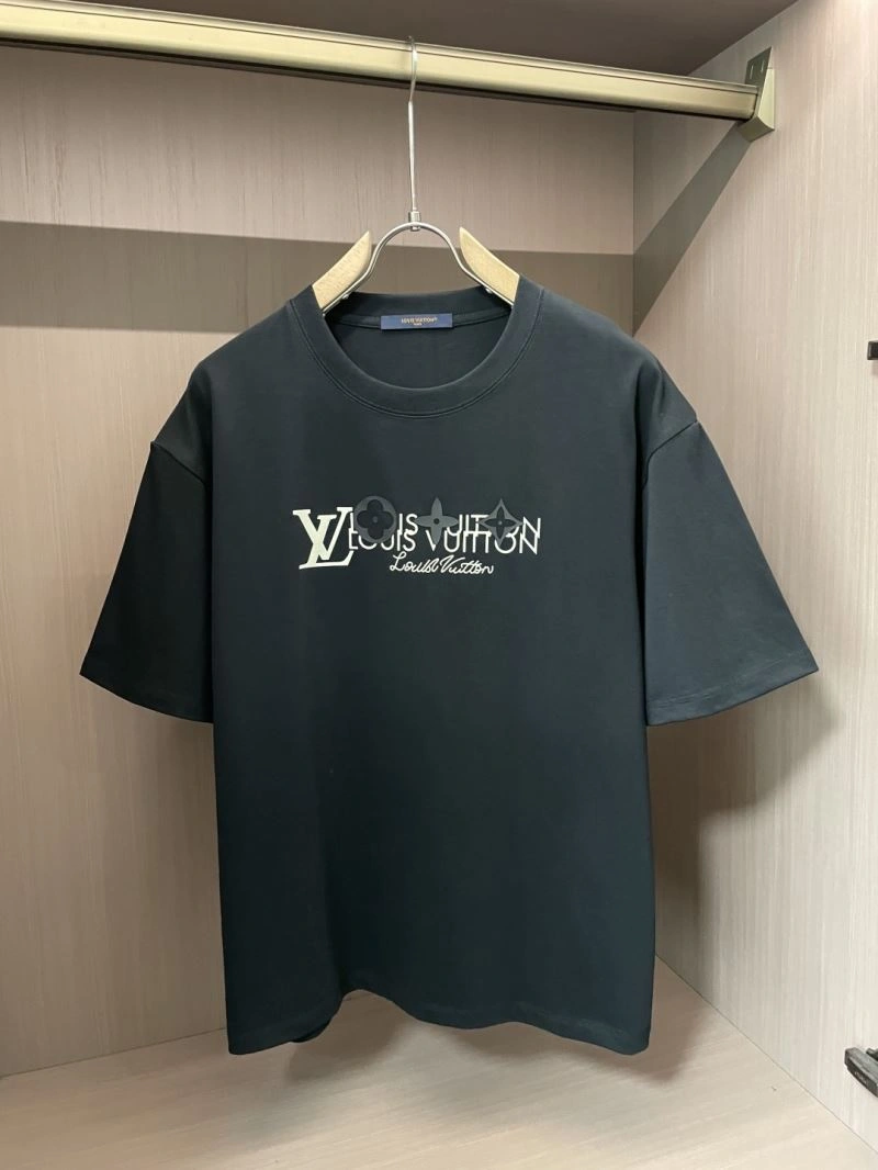 Sleek Louis Vuitton T-Shirts 134658