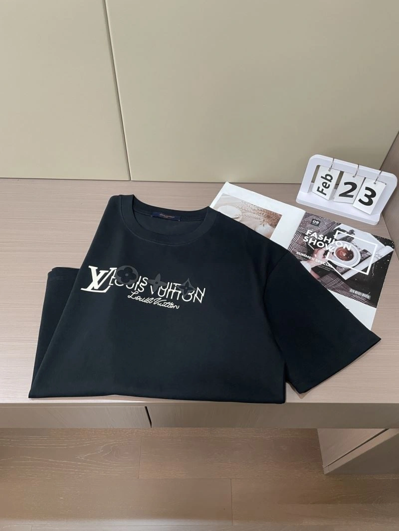 Sleek Louis Vuitton T-Shirts 134658