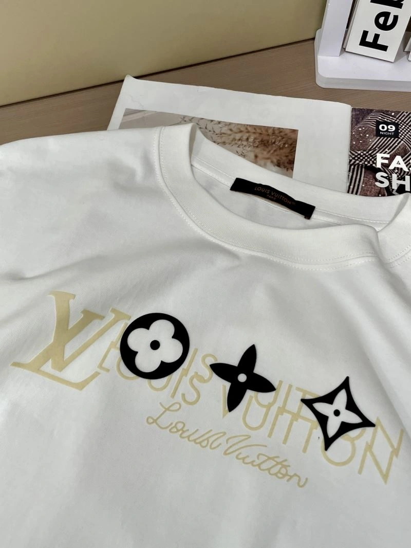 Sleek Louis Vuitton T-Shirts 134658